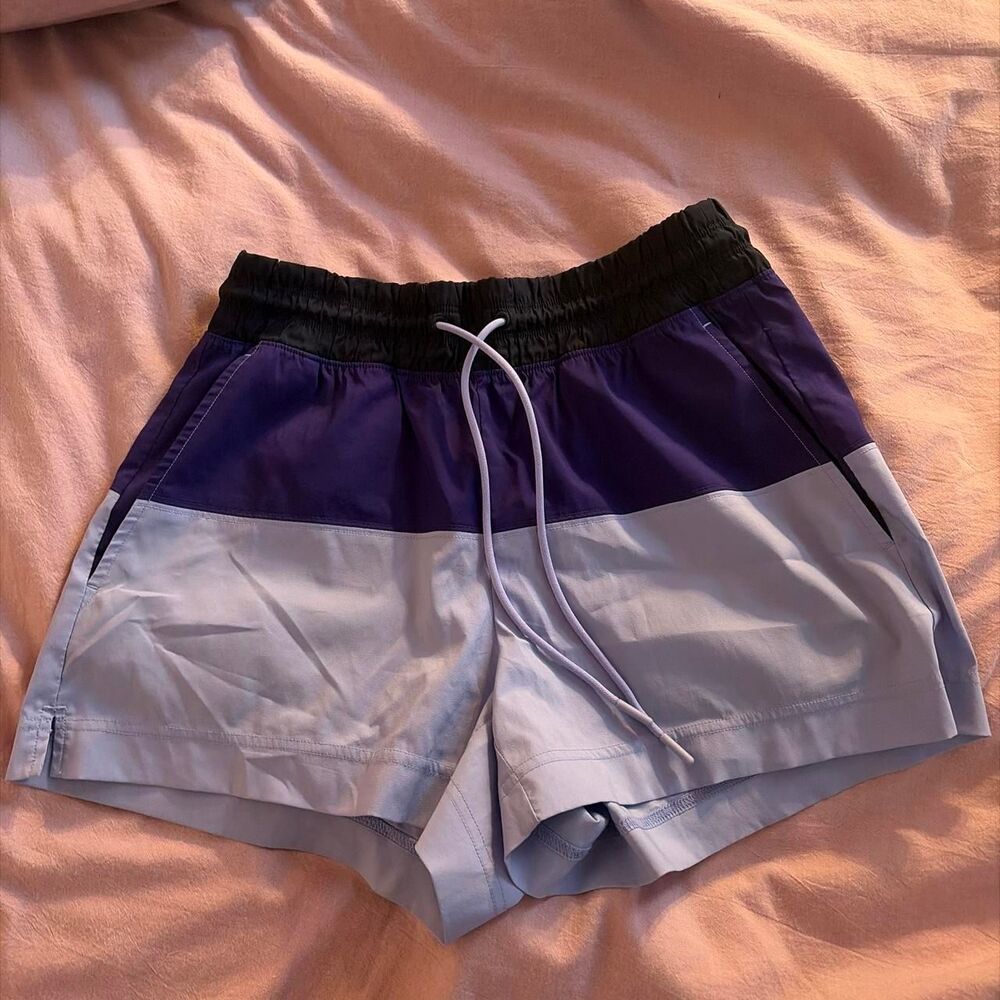 Athleta Women's Purple and Blue Shorts